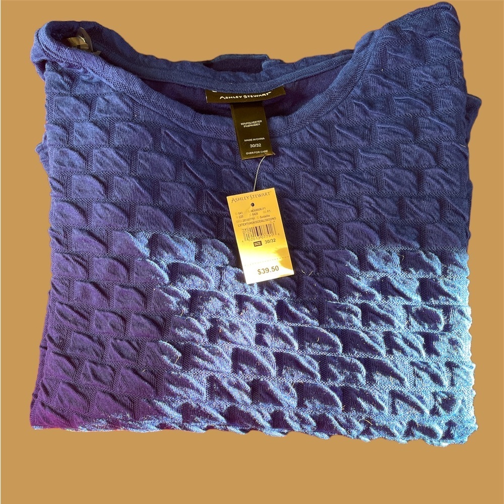 BNWT- Ashley Stewart textured knitted top